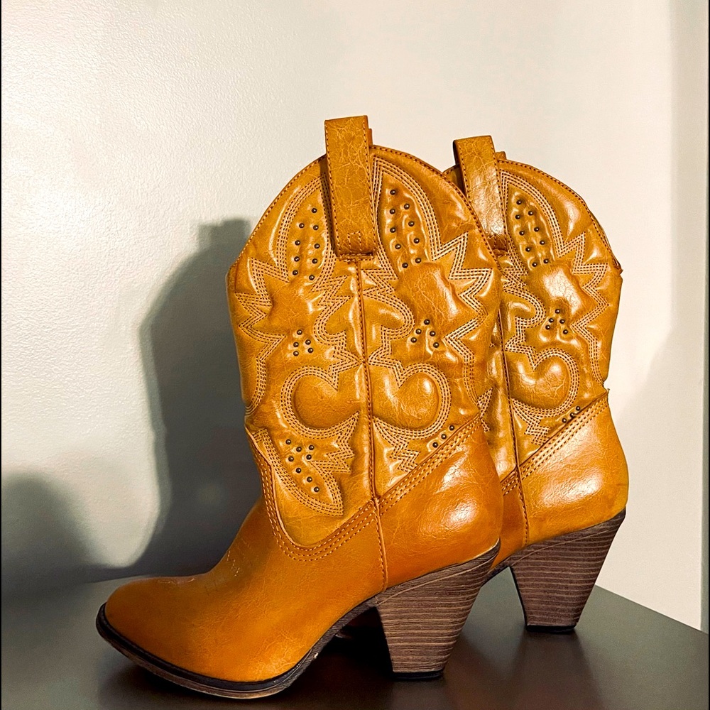 Larue ladies western boot like new